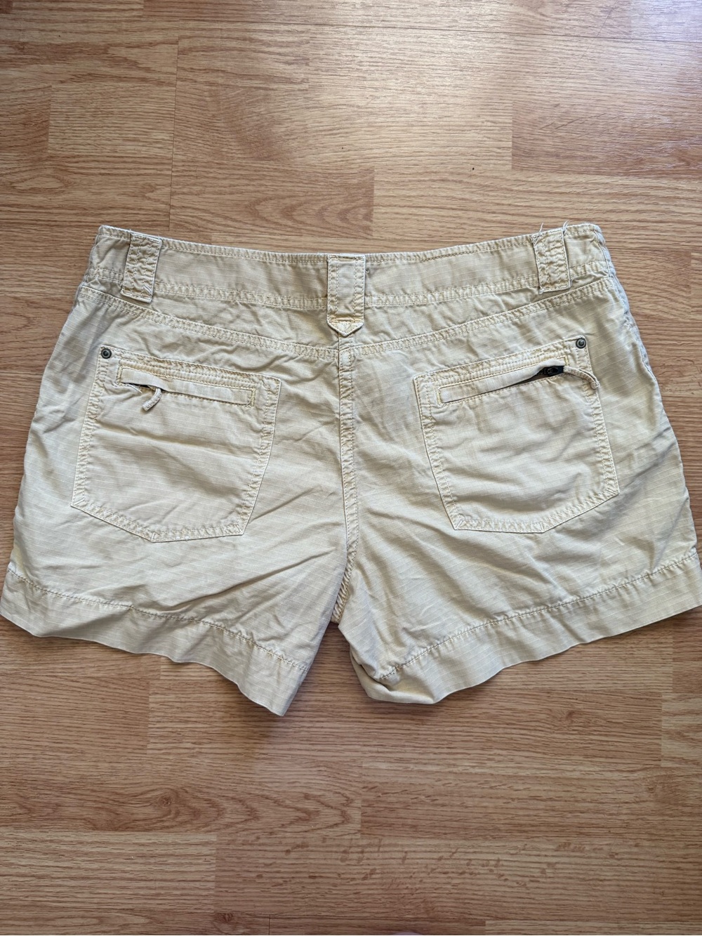 Vintage Y2K J. Crew City Fit Chino Shorts Pale Yellow Size 12 Spring 2006